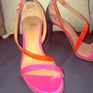 Calvin Klein Size 6.5 Strappy and sexy sandals